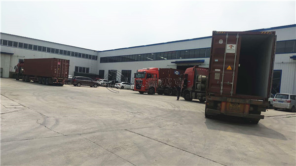 5箱貨柜等待裝車,忙碌而充實(shí)的一次國(guó)外發(fā)貨